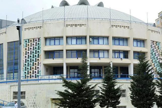 Aktyor fəhlə kimi işlədilib: Bakı Dövlət Sirkində nə baş verir? (VİDEO)