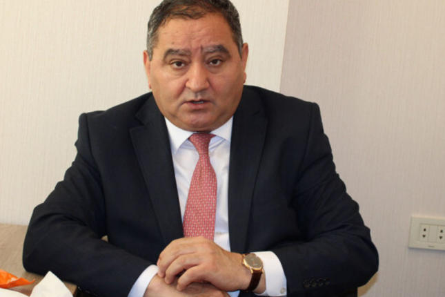 Etibar Əliyevdən Rövnəq Abdullayevin adamına ittiham