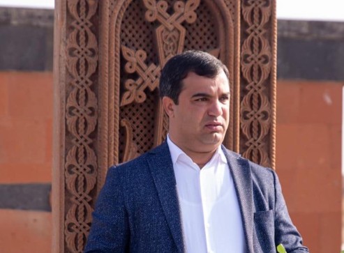 Ermənistanda müxalifət lideri güllələndi