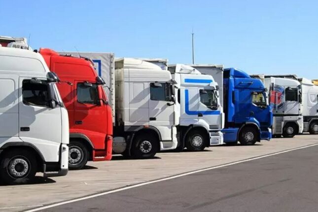 TIR sürücüləri etiraz edir – AYNA-nın qarşısına toplaşıblar