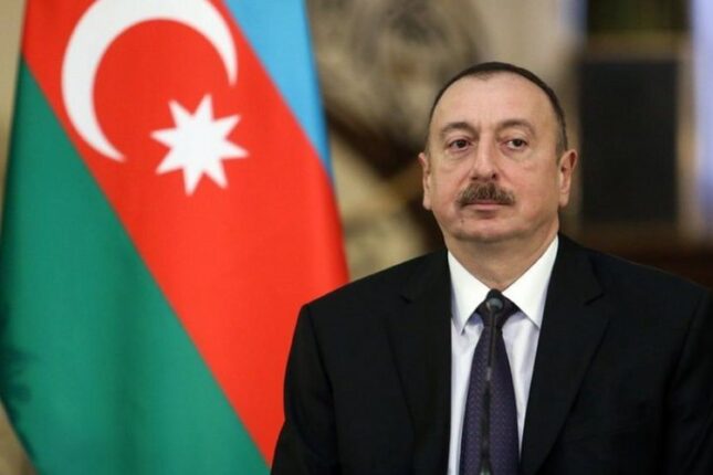 Prezident Vətən müharibəsi şəhidlərinin xatirəsini bir dəqiqəlik sükutla yad edib