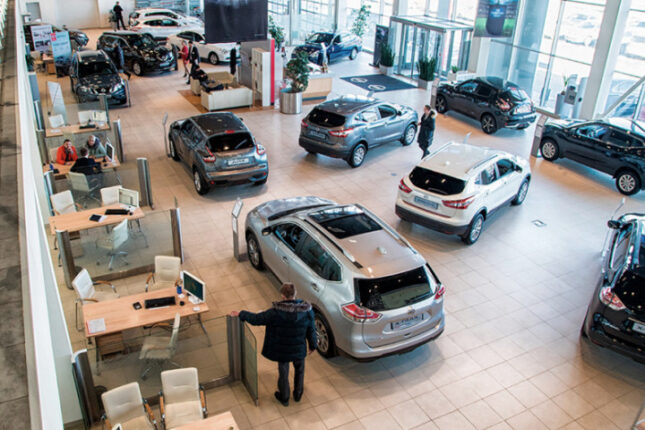 Rusiyada avtosalonlar kütləvi şəkildə bağlanır