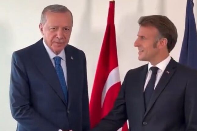 Ərdoğanın Makronla zarafatı gündəm oldu – VİDEO