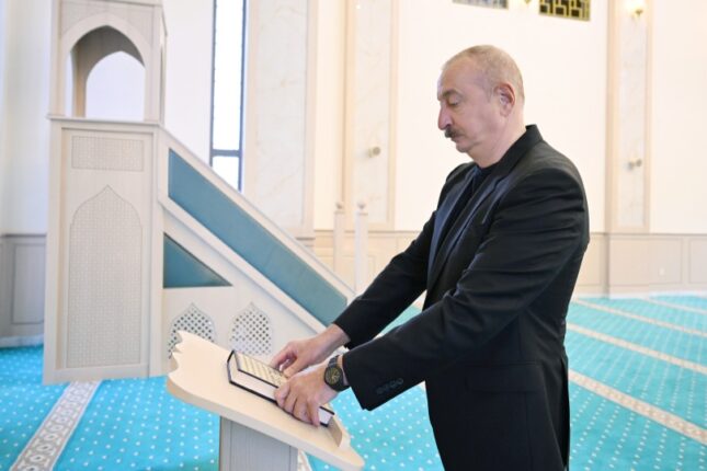 Hadrut qəsəbəsində inşa edilmiş məscidin açılışı olub