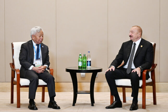 İlham Əliyev Asiya İnfrastruktur İnvestisiya Bankının prezidenti ilə görüşdü