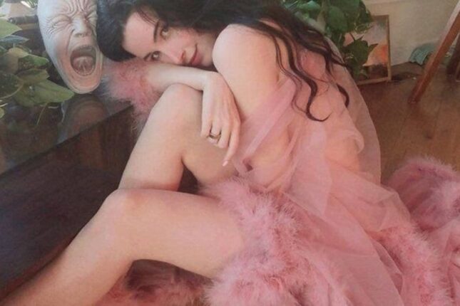 “Ər axtarıram, yaxşı kişi tapsam, 100 min dollar verəcəyəm” – FOTO