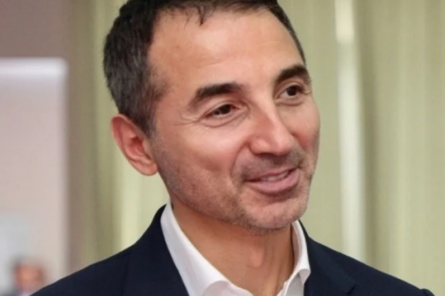 “Adnan Əhmədzadənin vəkili dövlət işçisidir, vəkillik etməsi qanunsuzdur” – Hüquqşünas