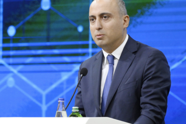 Beyin mütəxəssisindən Əmrullayevə CAVAB: “Təhsil təkcə bazara kadr hazırlamaq deyil…”