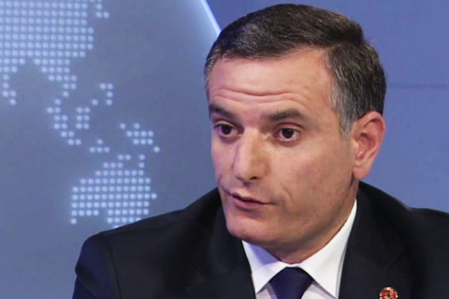 “Qarabağla bağlı hər şeyi etməliyik”