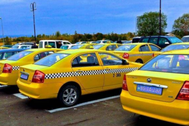 Türkiyədən Naxçıvan taksilərinə qadağa: Sürücülər cərimələnir, maşınlarına həbs qoyulur