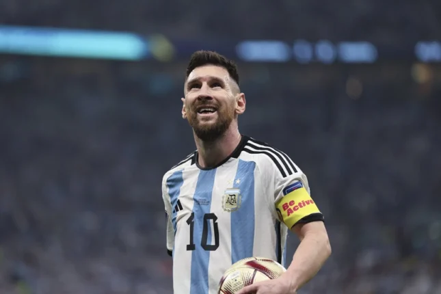 Messi argentinalı futbolçunu yığmaya çağırılmamaqla hədələyib