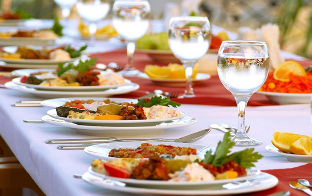 Toyda zəhərlənənlərin sayı 70-i keçdi