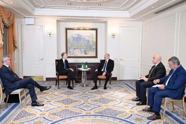 İlham Əliyev “Brookfield Asset Management” şirkətinin baş icraçı direktoru ilə görüşüb