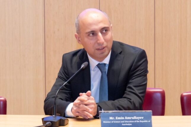 Ümumtəhsil müəsisələrində rus bölmələri bağlanacaq? – RƏSMİ AÇIQLAMA