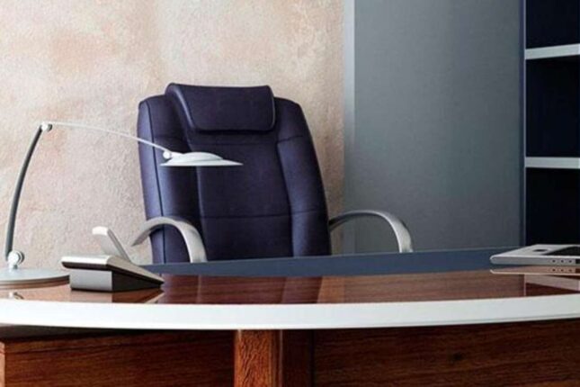 Azərbaycanda kanal rəhbəri vəzifədən getdi – FOTO