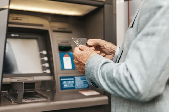 Pensiya yaşına 2 il qalmış vətəndaşın işdən çıxarılması qadağan edilə bilər – VİDEO