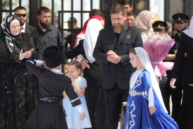 Ramzan Kadırov yeriyə bilmir – VİDEO