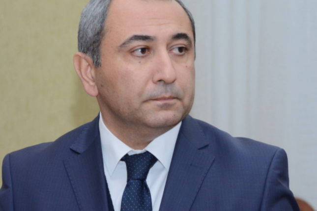 Jurnalistdən AYNA rəhbərinə SƏRT cavab