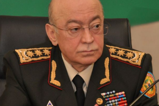 İşçisi Kəmaləddin Heydərovdan kömək istəyir