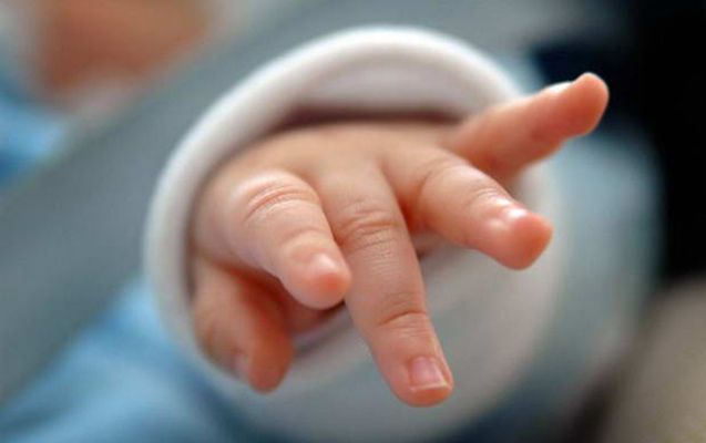 Neftçalada 1 yaşlı körpə öldü – “Dedi ki, uşağı hirslənib yerə çırpdım”