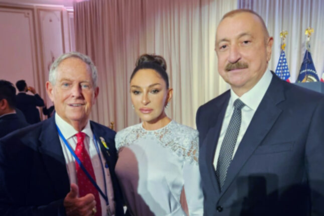 Prezidentlə xanımı rəsmi qəbulda – Fotolar