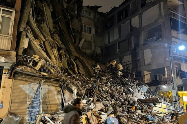 Bu ölkədə güclü zəlzələ – 200-dən çox ölən var