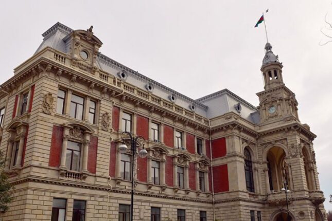 Bakı Şəhər Mənzil-Kommunal Təsərrüfatı Departamenti 675 minlik xam duz alır – 5 min ton