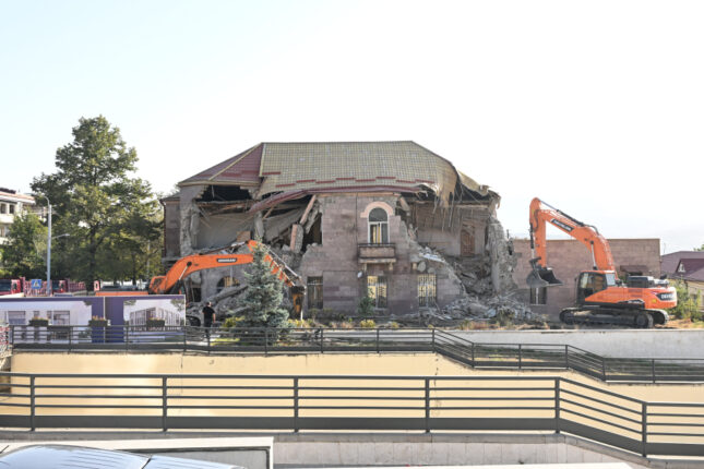 Xankəndidə qondarma rejimin “XİN”inin binası SÖKÜLÜR – GÖRÜNTÜLƏR