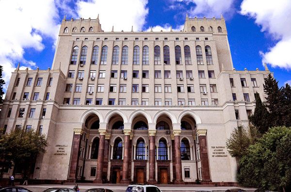 AMEA 8,6 milyon manatlıq poliqrafiya malları alır