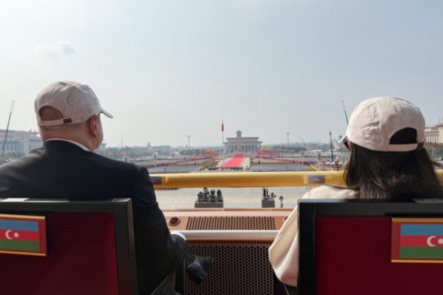 Prezidentlə xanımının paraddan maraqlı – FOTOLARI