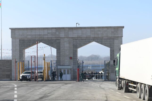 Sərhədlərin açılması ilə bağlı Bakının mövqeyi – AÇIQLAMA