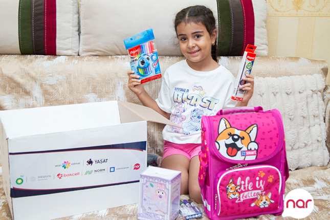 “Nar” və “YAŞAT” Fondu “Bilik günü” münasibətilə şəhid övladlarını təbrik edib