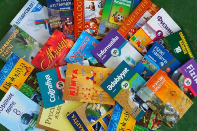 “Azərbaycanda hələ də normal dərsliklər hazırlanmır”