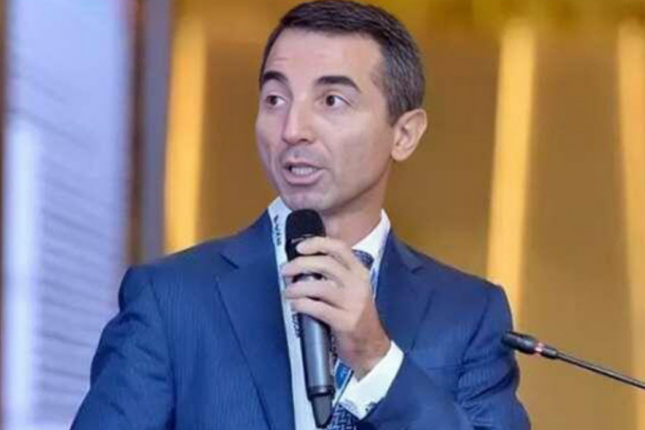 Əhmədzadəyə görə iki market şəbəkəsi çökdü