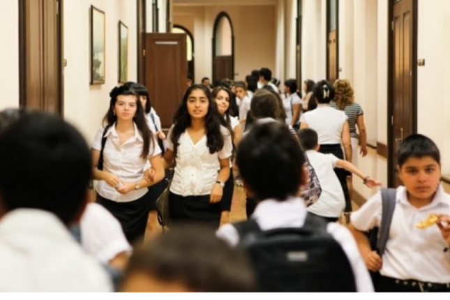 Bakı məktəblərində dəhşətli sıxlıq… Yeni məktəblər niyə tikilmir? – Ekspert