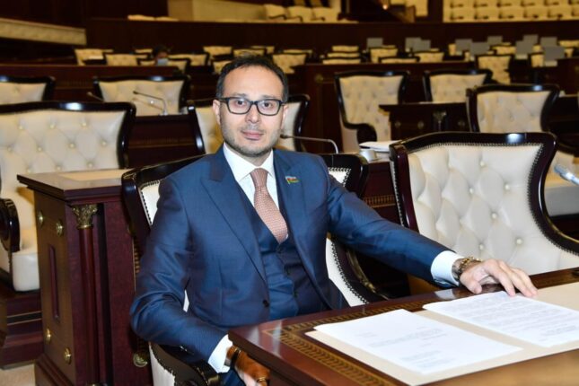 Azərbaycanda deputat mandatından istefa verdi