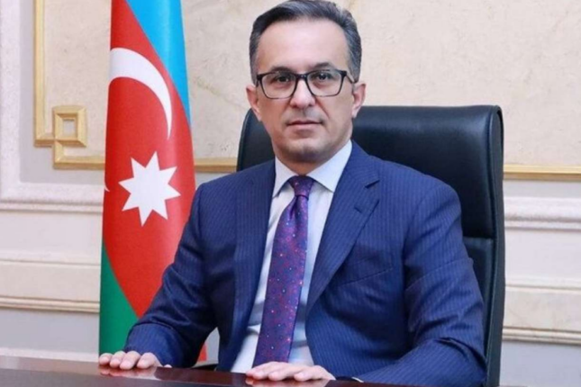 Komitə din xadimləri üçün dəbdəbəli ziyafət təşkil edəcək: Pop müğənnisi, steyk..