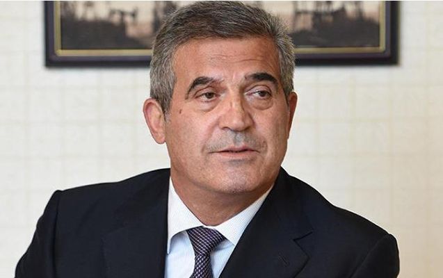 Süleyman Mikayılov 42 yaşında universitet bitirib, 20 ildir icra başçısıdır