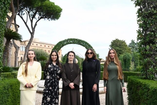 Prezident ailəsi Vatikan bağlarında – Fotolar – Video