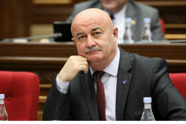 Ağazəryan: “Paşinyan getsə də, Bakı ilə imzalanmış sənədlərdən imtina edilməyəcək”