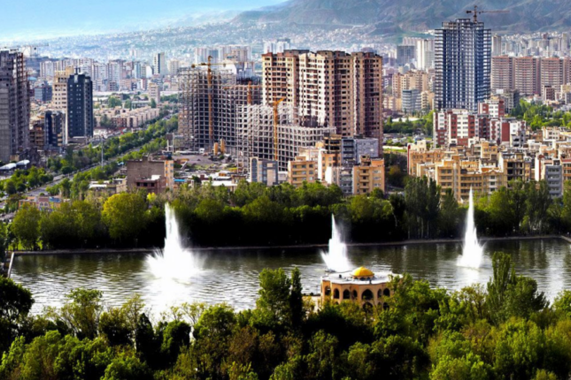 Təbrizdə kitab sərgisinin keçirilməsinə qadağa qoyuldu