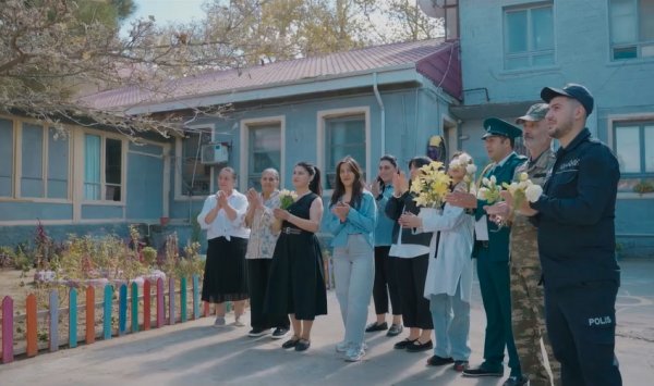 Abşeron-Xızı Regional Təhsil idarəsi müəllimləri təbrik etdi-VİDEO