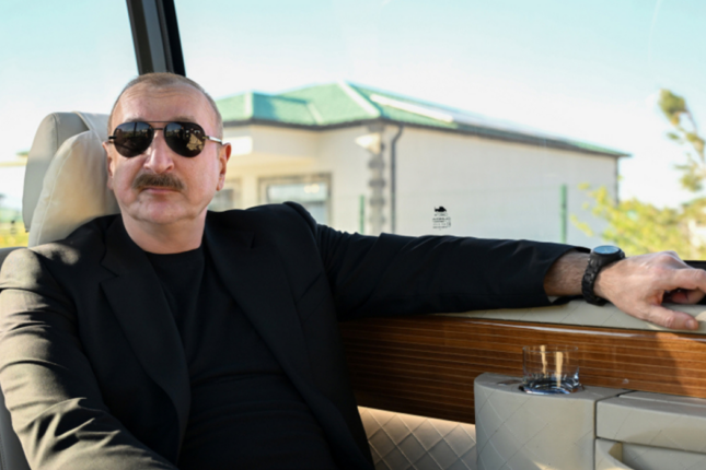 Prezident bu kəndləri gəzdi – Fotolar