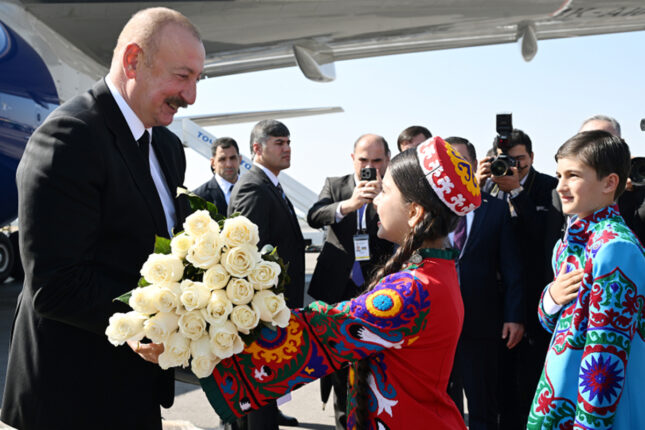 Prezident Tacikistandadır – Fotolar