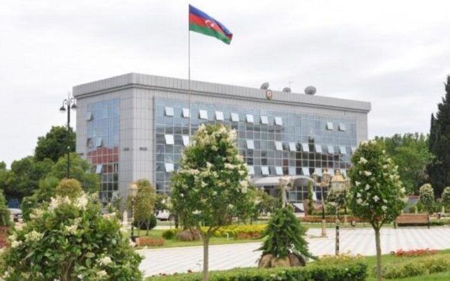 Lənkəranda vəzifəli şəxs jurnalistə hücum etdi