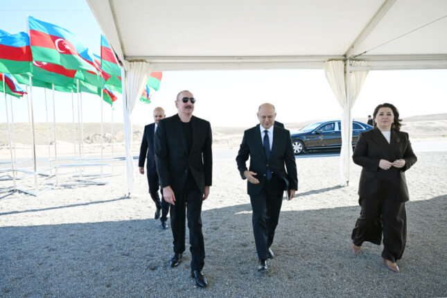 Prezident Şahvəlli kəndində elektrik stansiyalarının təməlini qoydu