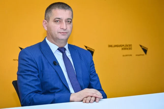 “Təhsil Nazirliyində qruplaşmalar arasında daha çox pul qazanmaq və silmək uğrunda mübarizə gedir”