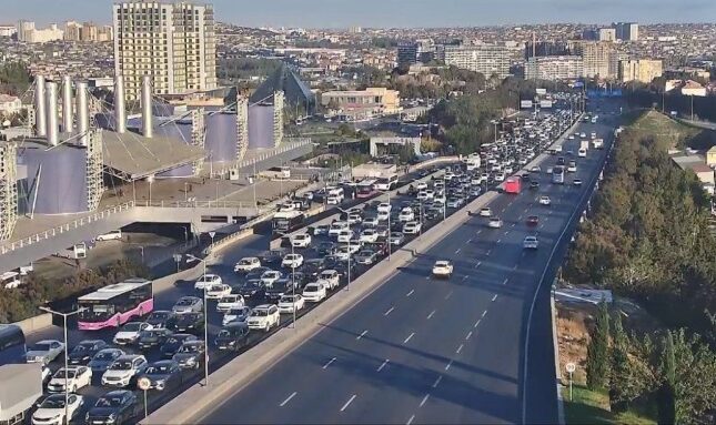 Bu yollarda tıxacdır – SİYAHI