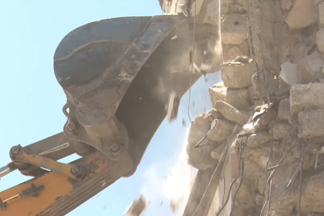 Tikinti şirkəti vətəndaşın evini yerlə bir edib – VİDEO