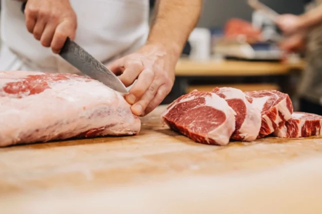 Xaricdən gətirilən ət Azərbaycanda neçəyə satılır? – VİDEO